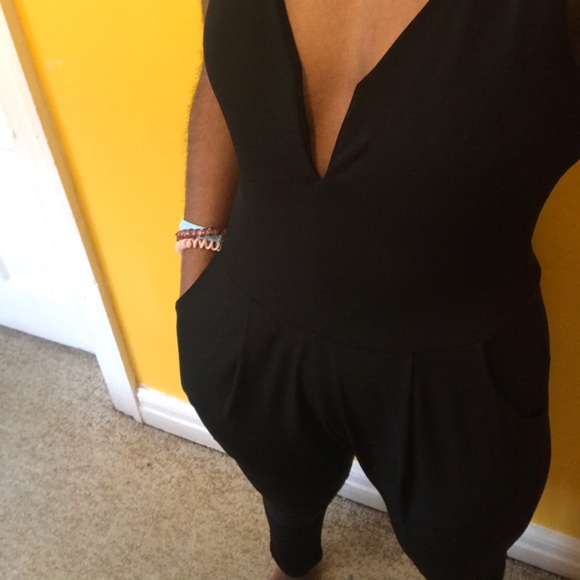 Elegant black jumpsuit with pockets - Picture 5 of 5
